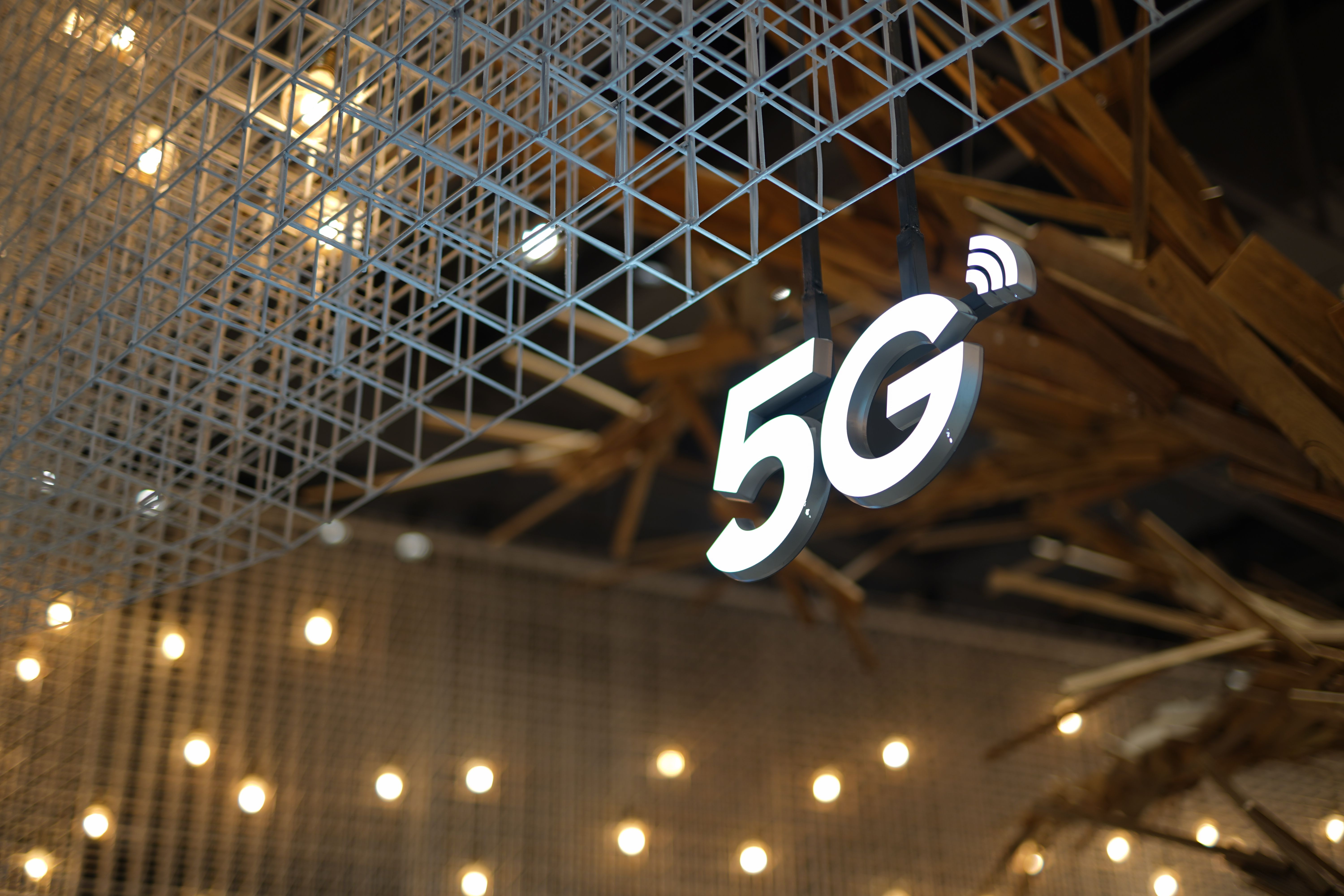 Does eSIM Work on Locked US Phones? (AT&T, Verizon, T-Mobile Guide)