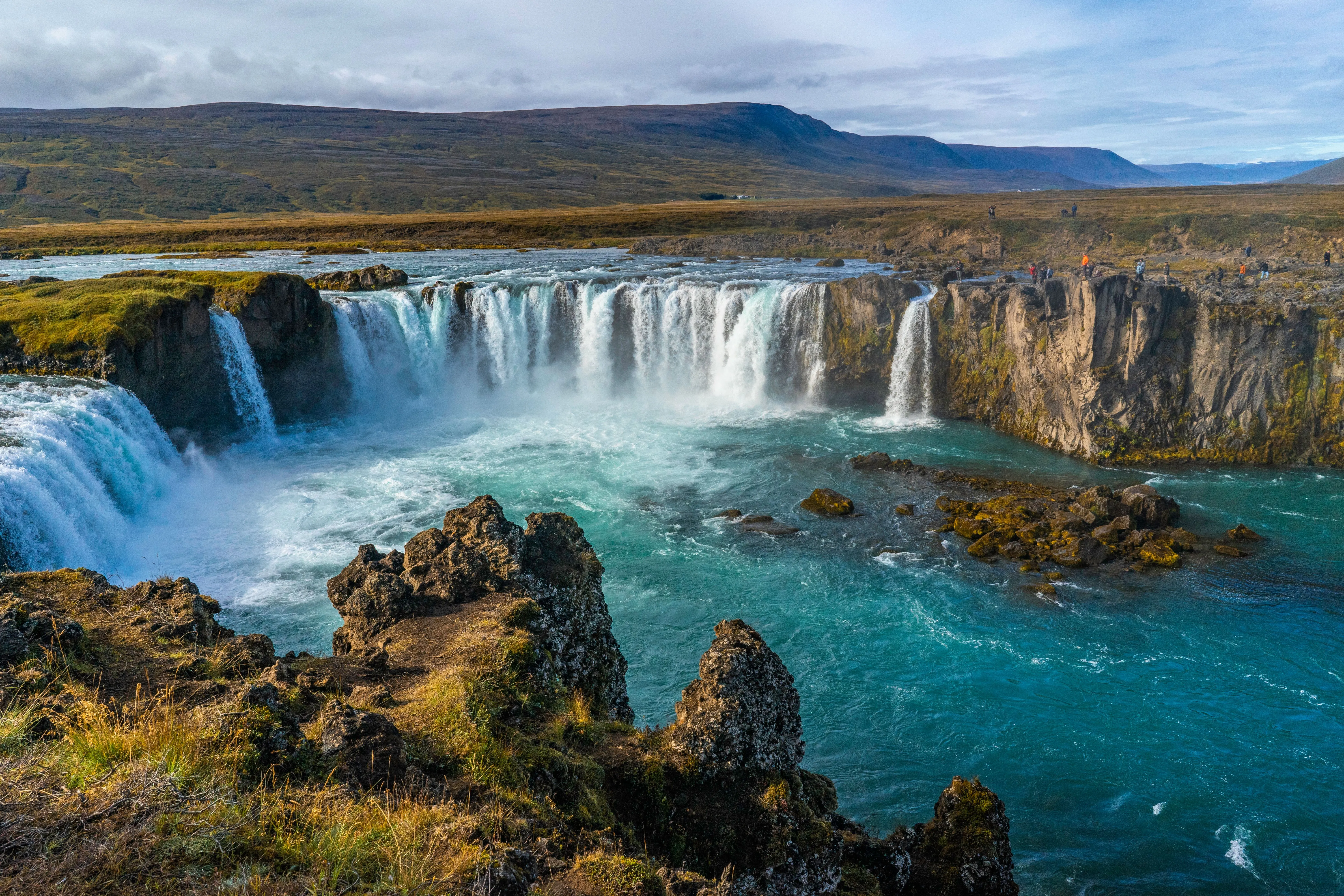 Best Travel eSIM for Iceland 2026: Road Trip Tourist Data Guide