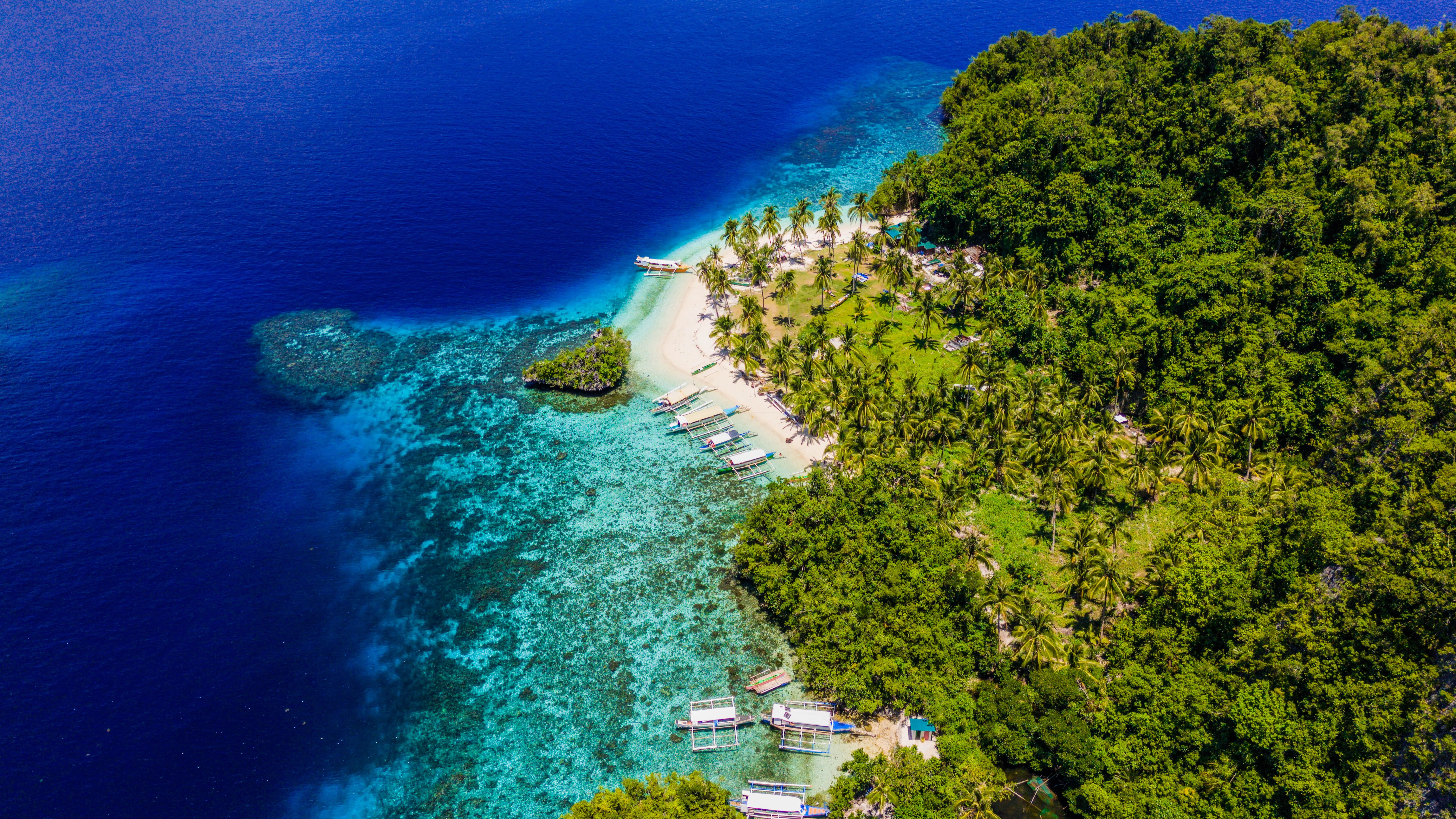 Best Travel eSIM for Philippines 2026: Island Hopping Data Guide